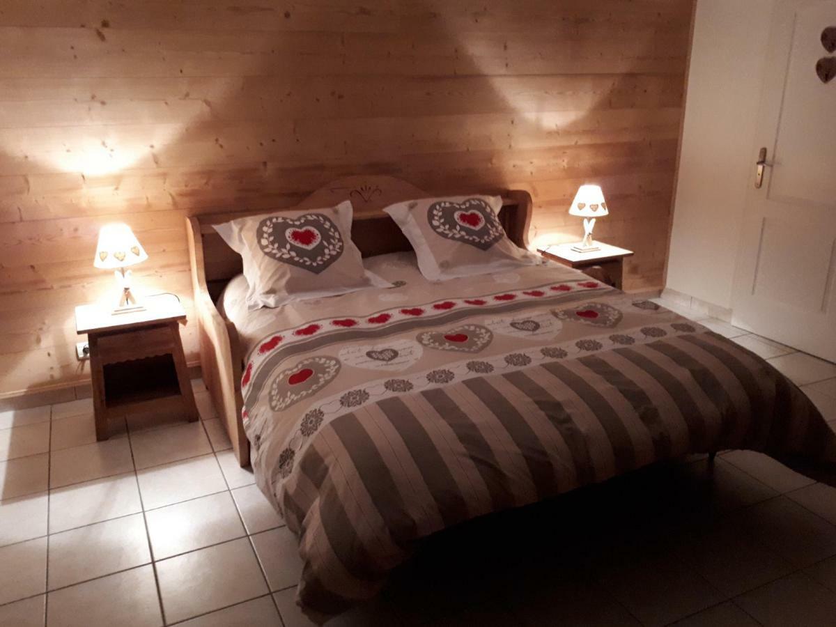 Ferienwohnung Logis Du Clos Des Chevaliers De Malte Aiguebelle Exterior foto